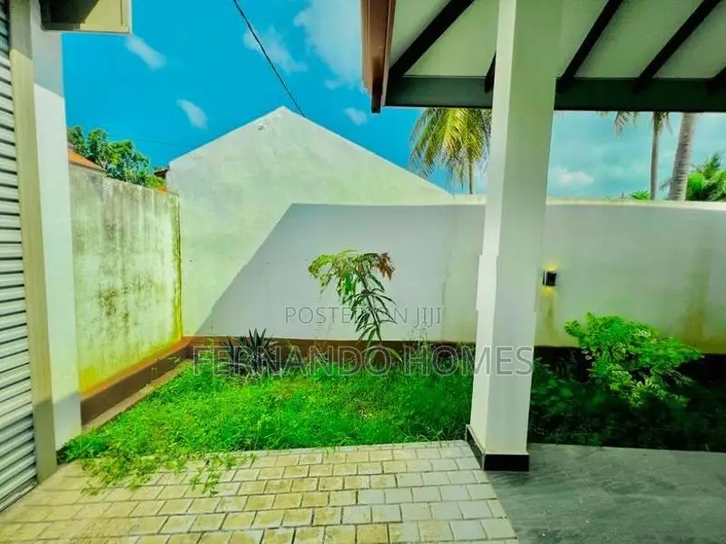 Good Newly House For Sale In Negombo Daluwakotuwa Weliehana Area