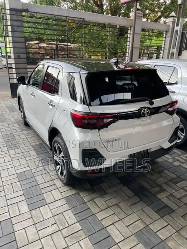 Toyota Raize SUV 2025