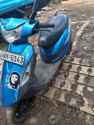 Bajaj Kristal 2010