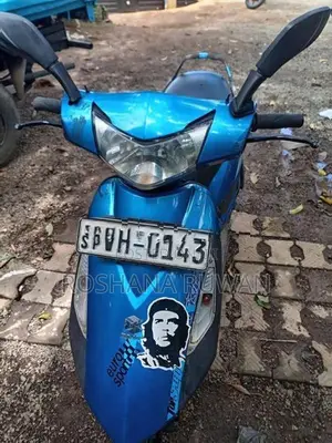 Bajaj Kristal 2010