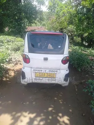 Bajaj Qute White 2019