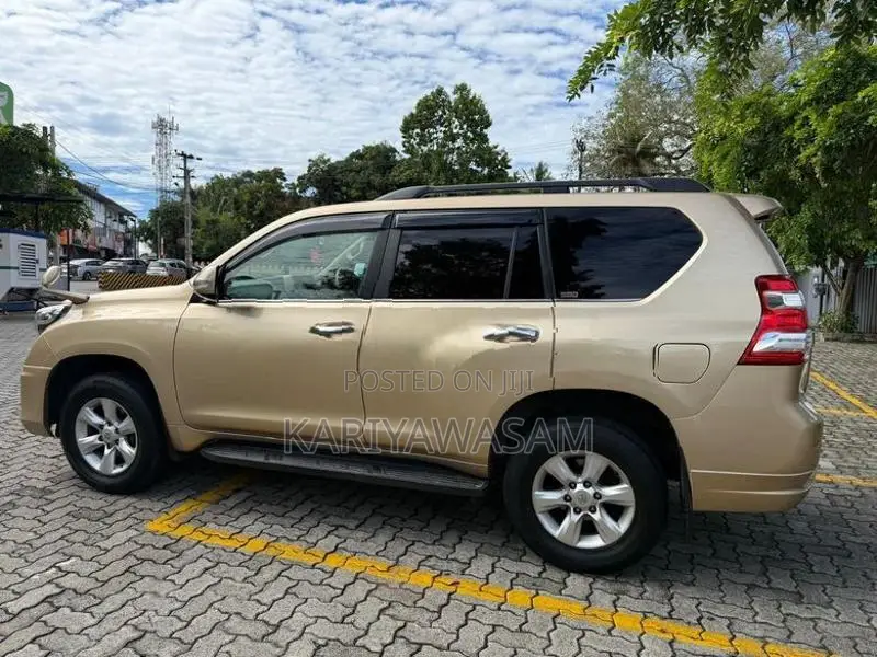 Toyota Land Cruiser Prado TX 2010