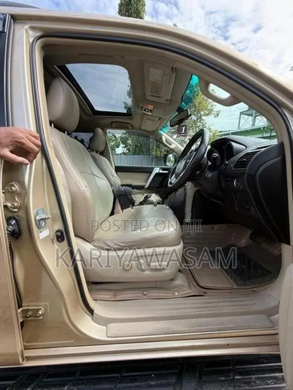 Toyota Land Cruiser Prado TX 2010
