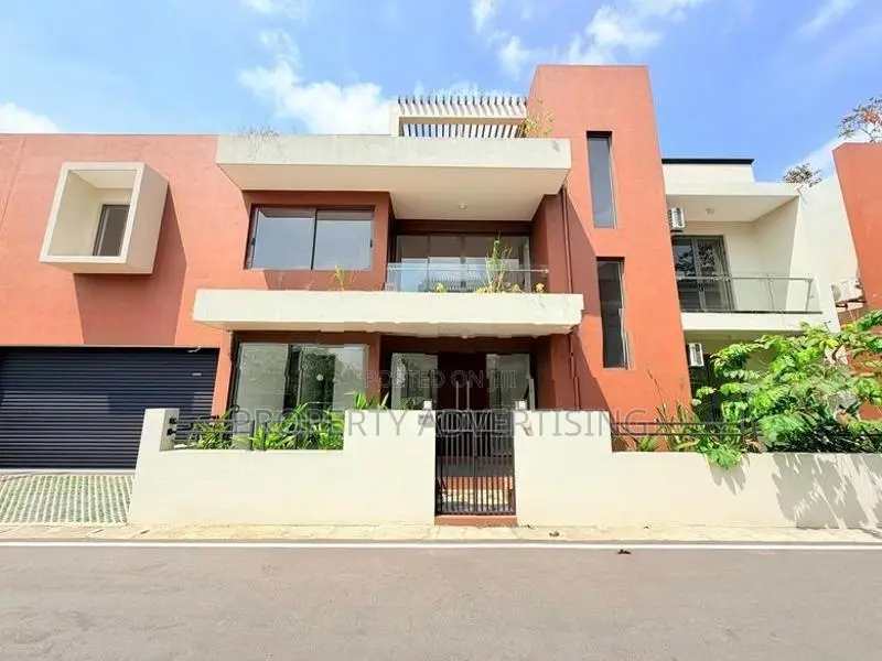 5BR Elegantly Build Thalawathugoda House For Sale