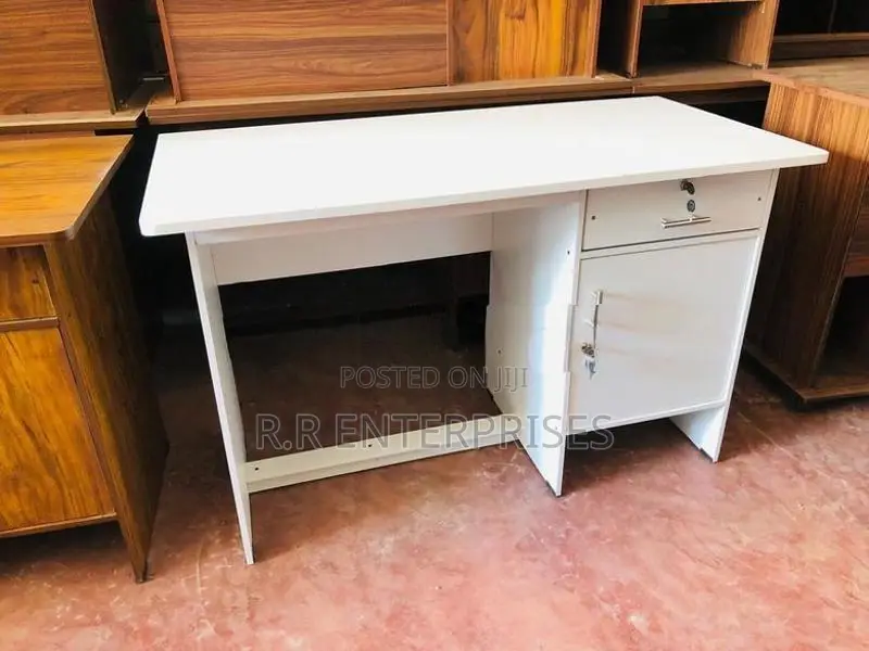 New 4*2 Ft White Melamine Office Table