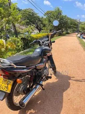 Bajaj CT100 2015