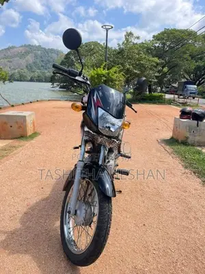 Bajaj CT100 2015