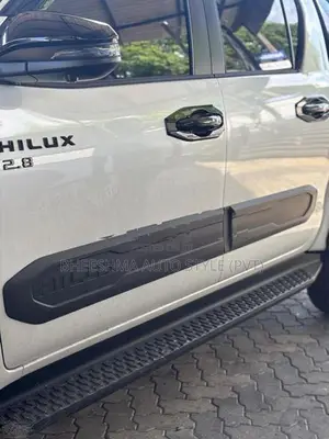 2026 Toyota Hilux Travo – Door Cladding