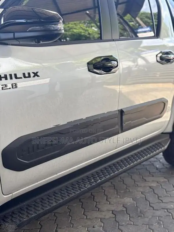 2026 Toyota Hilux Travo – Door Cladding