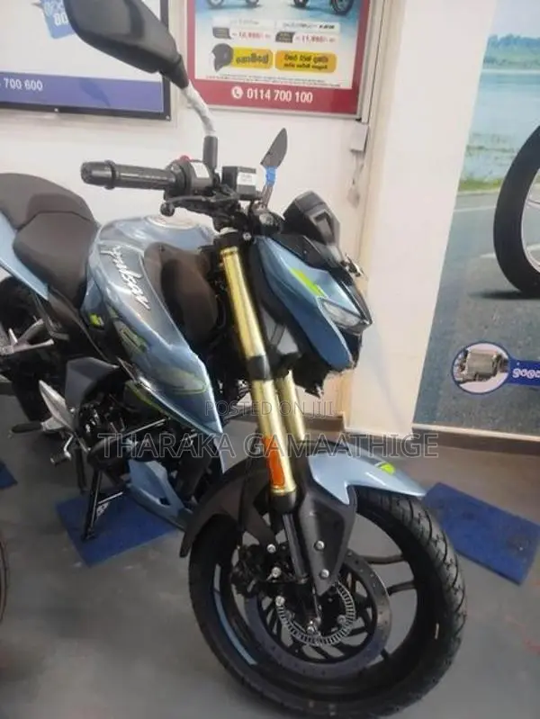 Bajaj Pulsar N160 Premium 2026