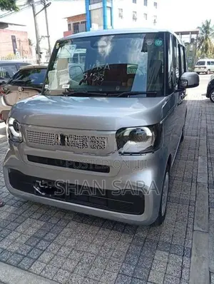 Honda N-Box G 2024