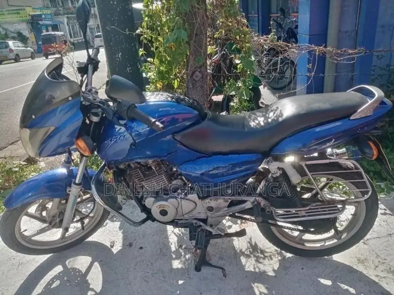 Bajaj Pulsar 150 2005