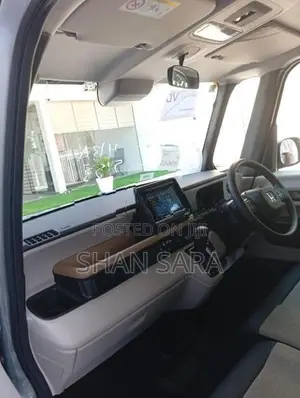 Honda N-Box G 2024