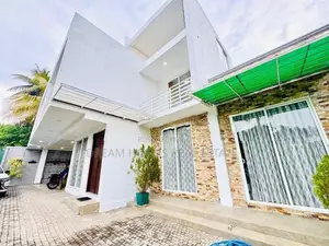 Spacious 4-Bedroom House for Sale – Thalawathugoda, Kalalgoda