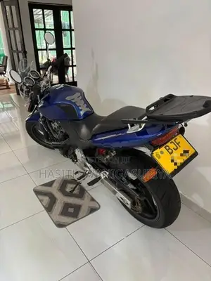 Honda Hornet CH 125 2020
