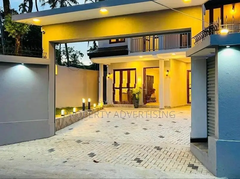 Ragama Modern 2-Storey House for Sale | Nearly New High Connectivity