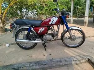 Hero CD 100 2004