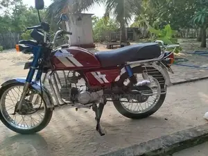 Hero CD 100 2004