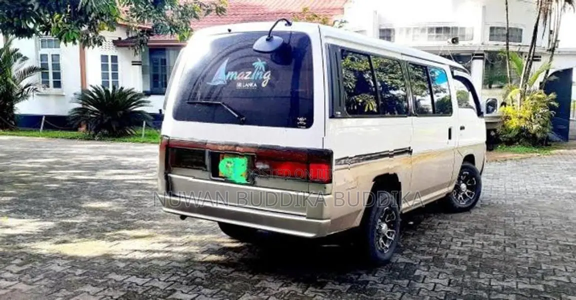 Nissan Caravan 1996