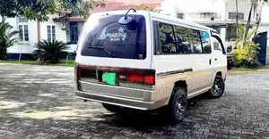 Nissan Caravan 1996