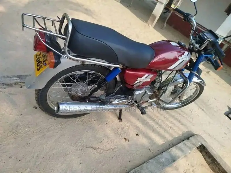 Hero CD 100 2004