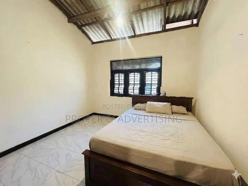 Wattala Enderamulla for Sale: Spacious 3-Bedroom Home
