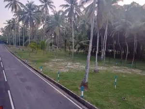 අතුරුගිරිය නගරයට ආසන්නව බිම් කොටසක් විකිණීමට ..
