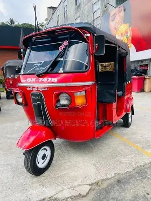 Bajaj RE 2010