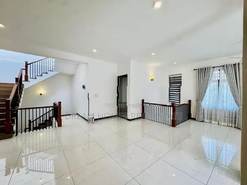 Modern Luxury Residence for Sale in Battaramulla – Lake Road Facing