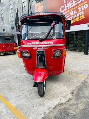 Bajaj RE 2010
