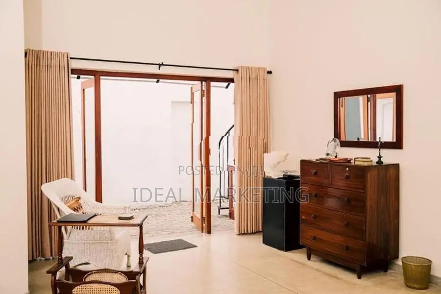 4 Bedroom Luxury House for Sale - Battaramulla (EM453)