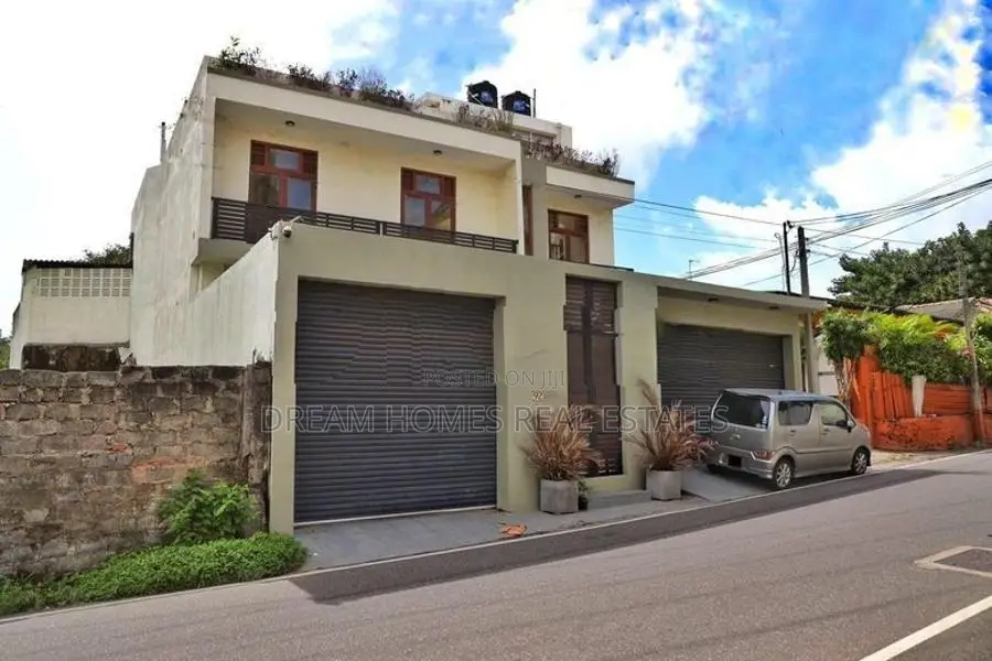 Modern 3-Storey House for Sale – Kadawatha Road, Dehiwala
