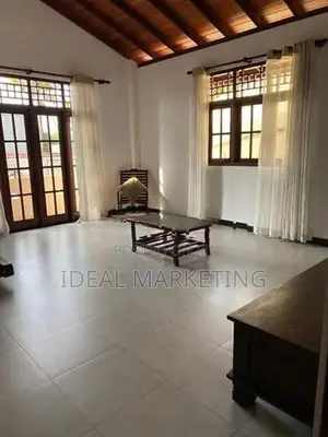 4 Bedroom House for Sale - Thalawathugoda (EM454)