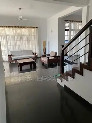 4 Bedroom House for Sale - Thalawathugoda (EM454)