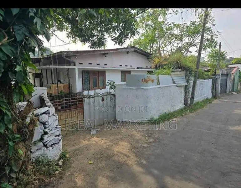 Land with Old House for Sale - Attidiya (EM456)