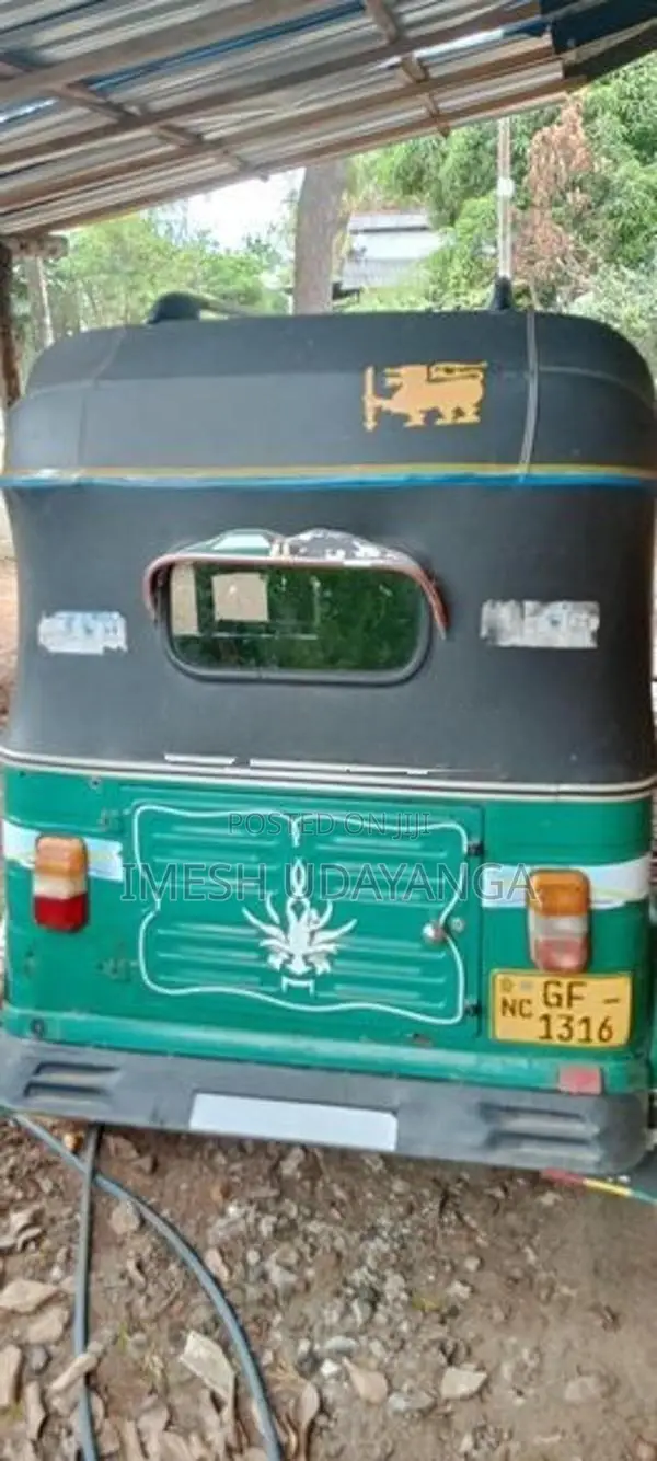 Bajaj RE 2013
