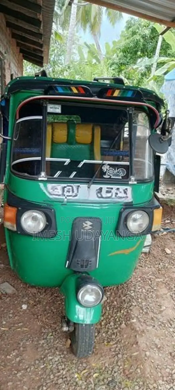Bajaj RE 2013