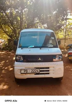 Mitsubishi Minicab 2002