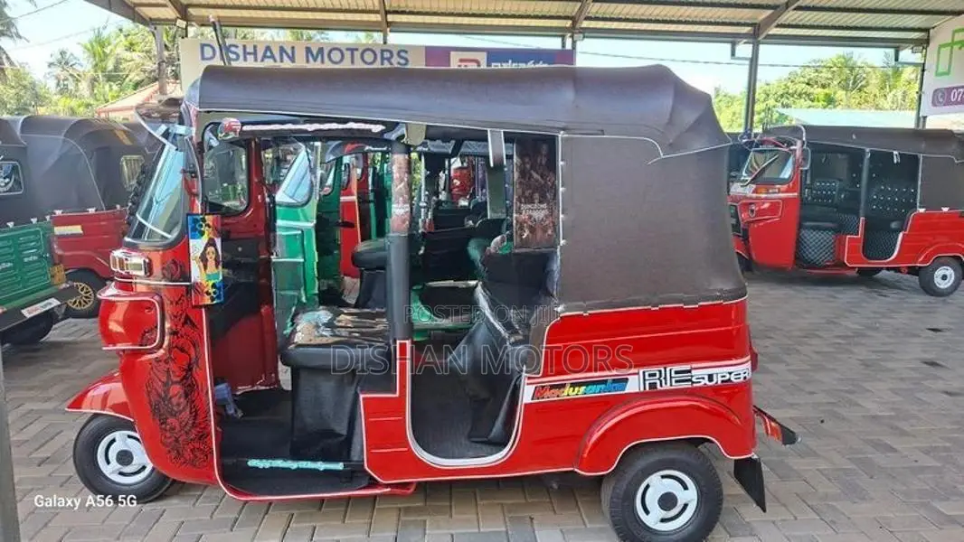 Bajaj RE 4Stroke 2014