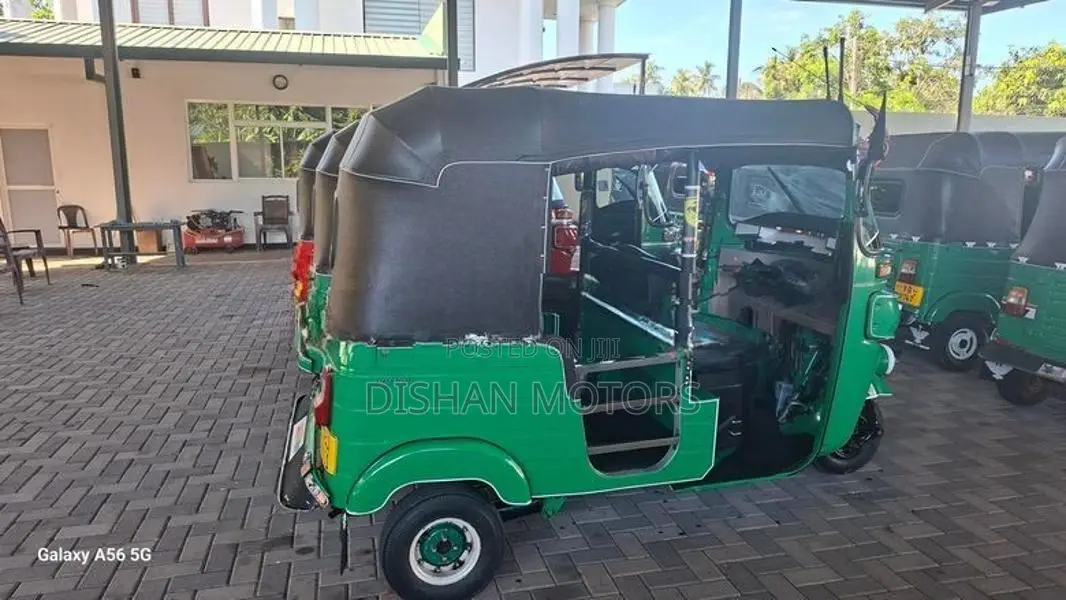 Bajaj RE 4 Stroke 2015