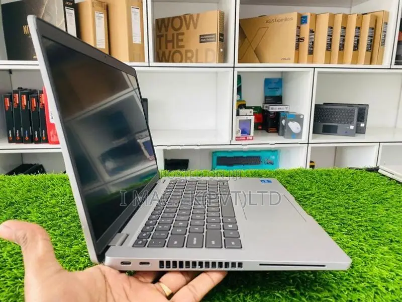 Dell Latitude 5420 - i7 11th Gen- 8GB RAM /256GB NVME SSD +Laptop