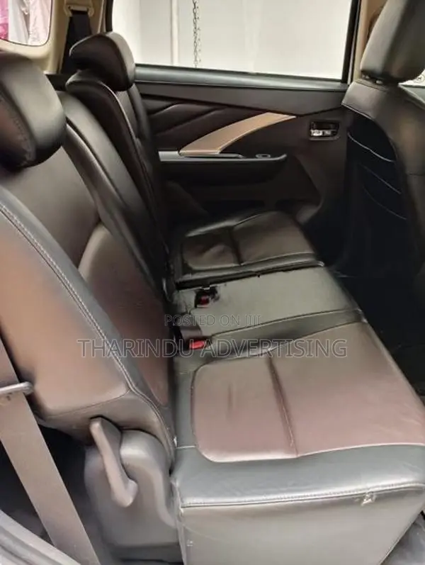 Mitsubishi Xpander X pander Cross 2020