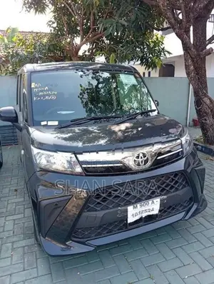 Toyota Roomy X 2023