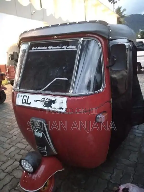 Bajaj RE 2002