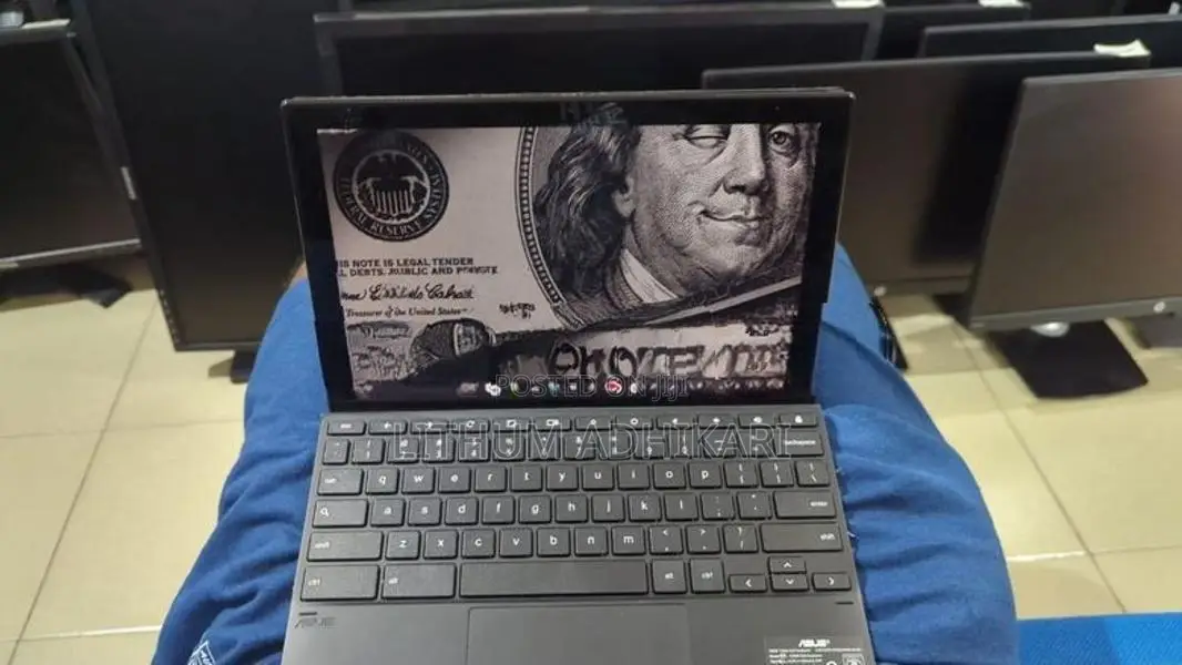 Asus Chromebook CM3000