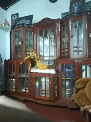ලී කැබිනට්