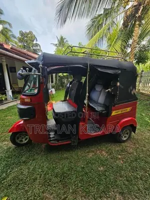 Bajaj RE 2015