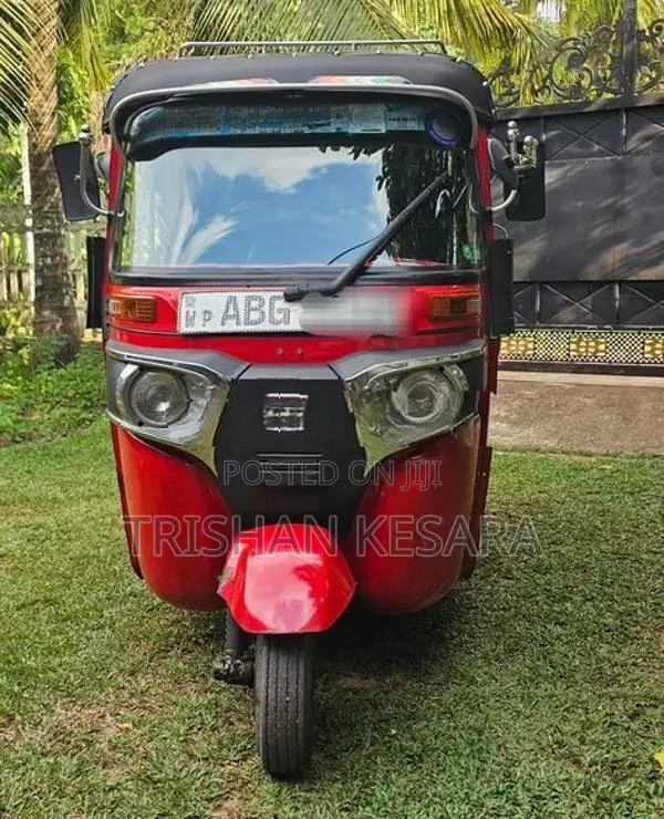 Bajaj RE 2015