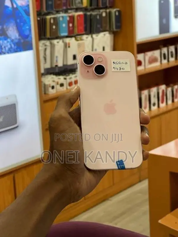 Apple iPhone 15 256GB (Used)