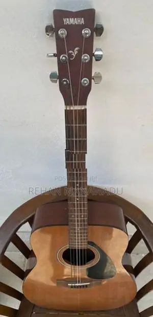 YAMAHA F310 Guitar